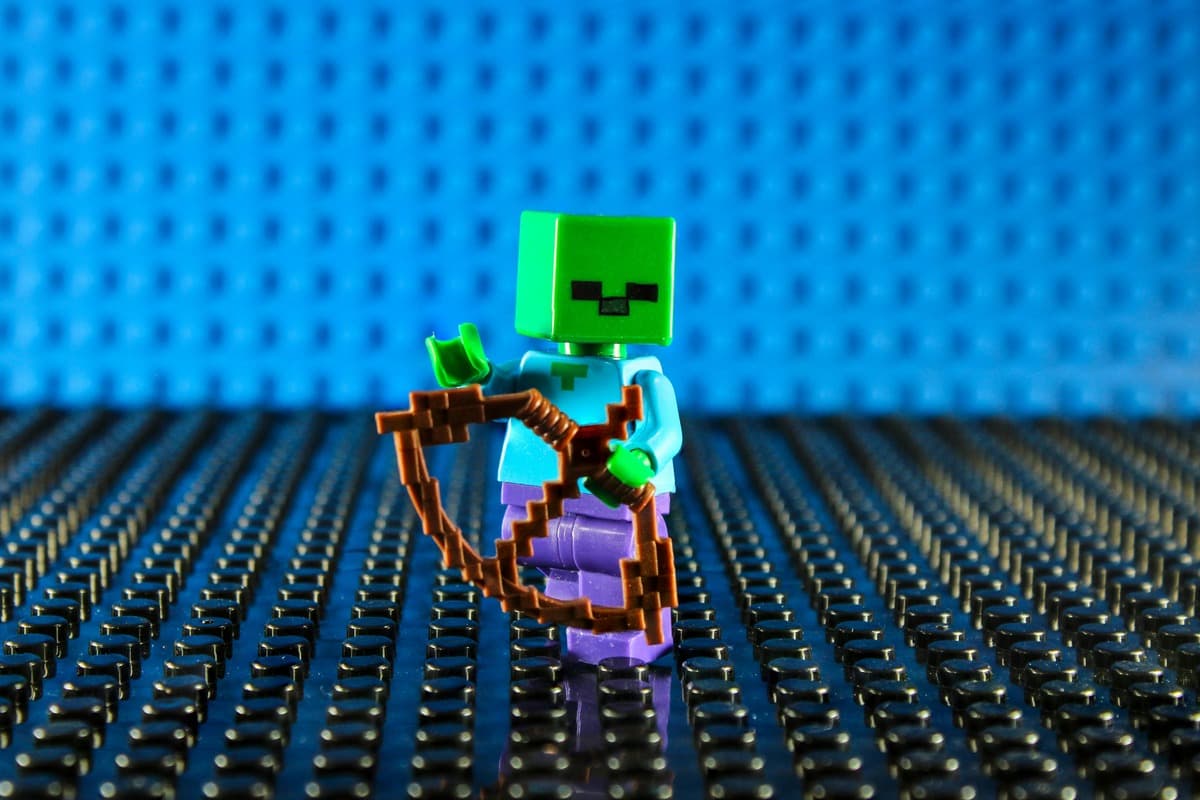 왜 서버 프로세스는 ‘백그라운드’가 아니라 ‘데몬’이라고 부를까?